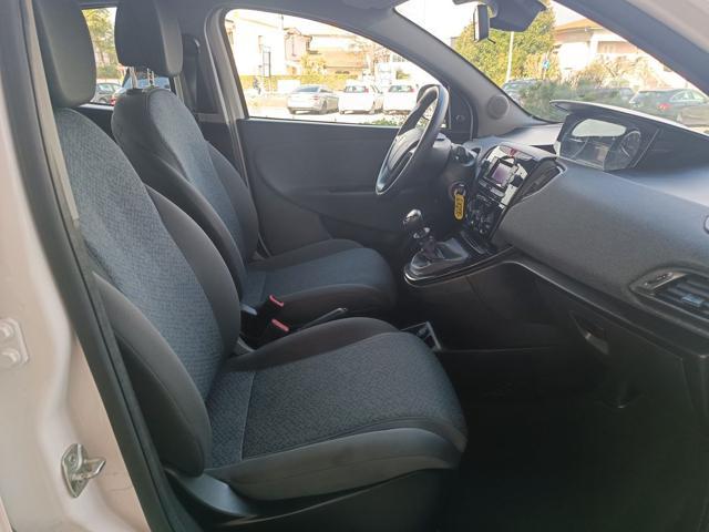 LANCIA Ypsilon 1.0 FireFly 5 porte S&S Hybrid Ecochic Silver