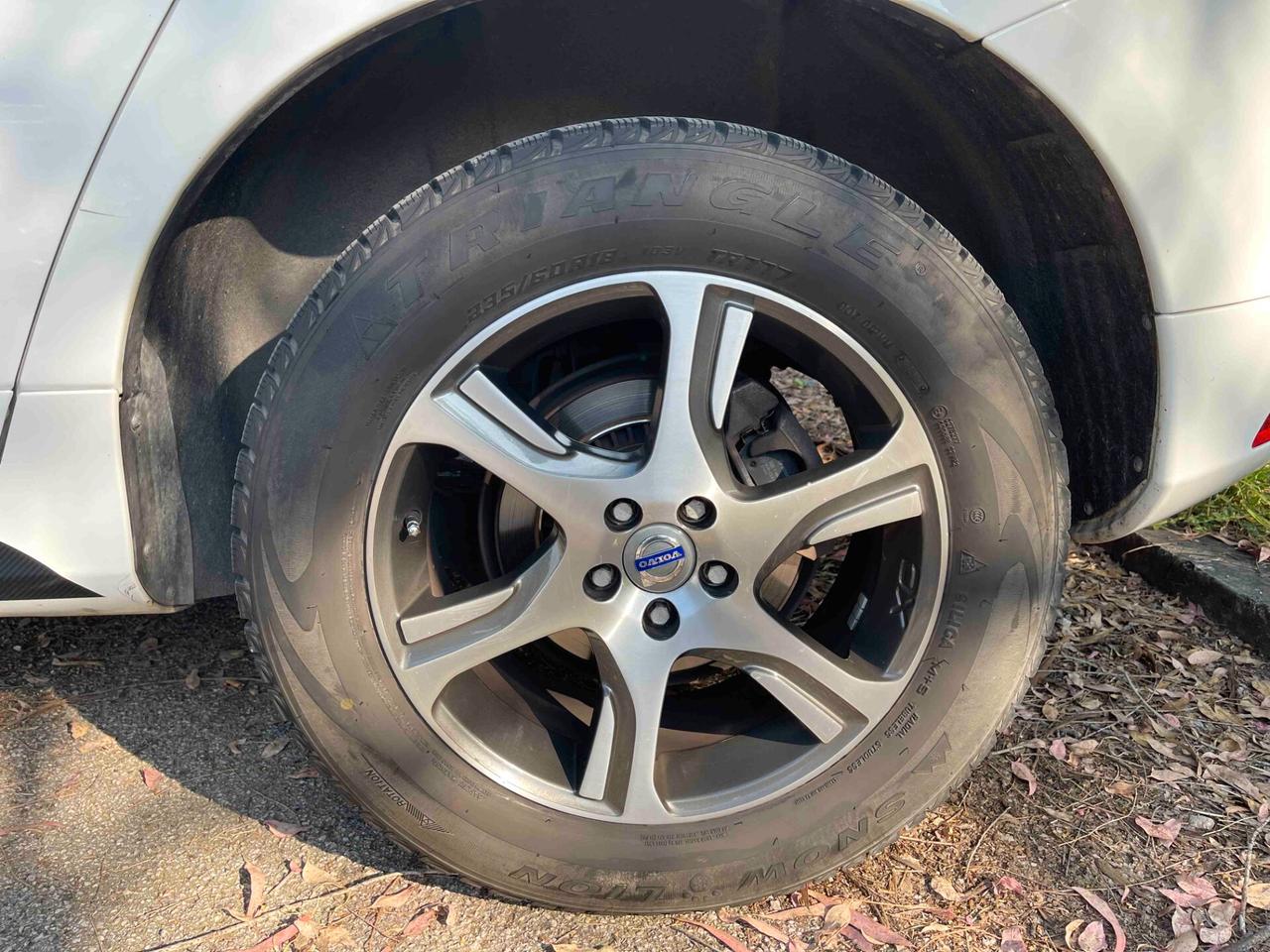 Volvo XC 60 XC60 D5 AWD Geartronic R-design Automatica Apple Car Android