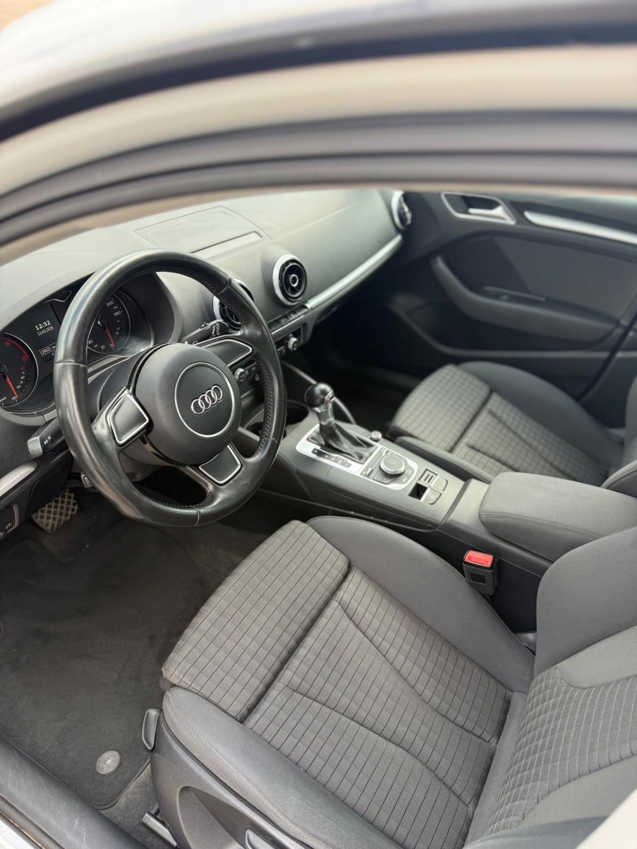 Audi A3 1.6 TDI clean diesel S tronic Ambition