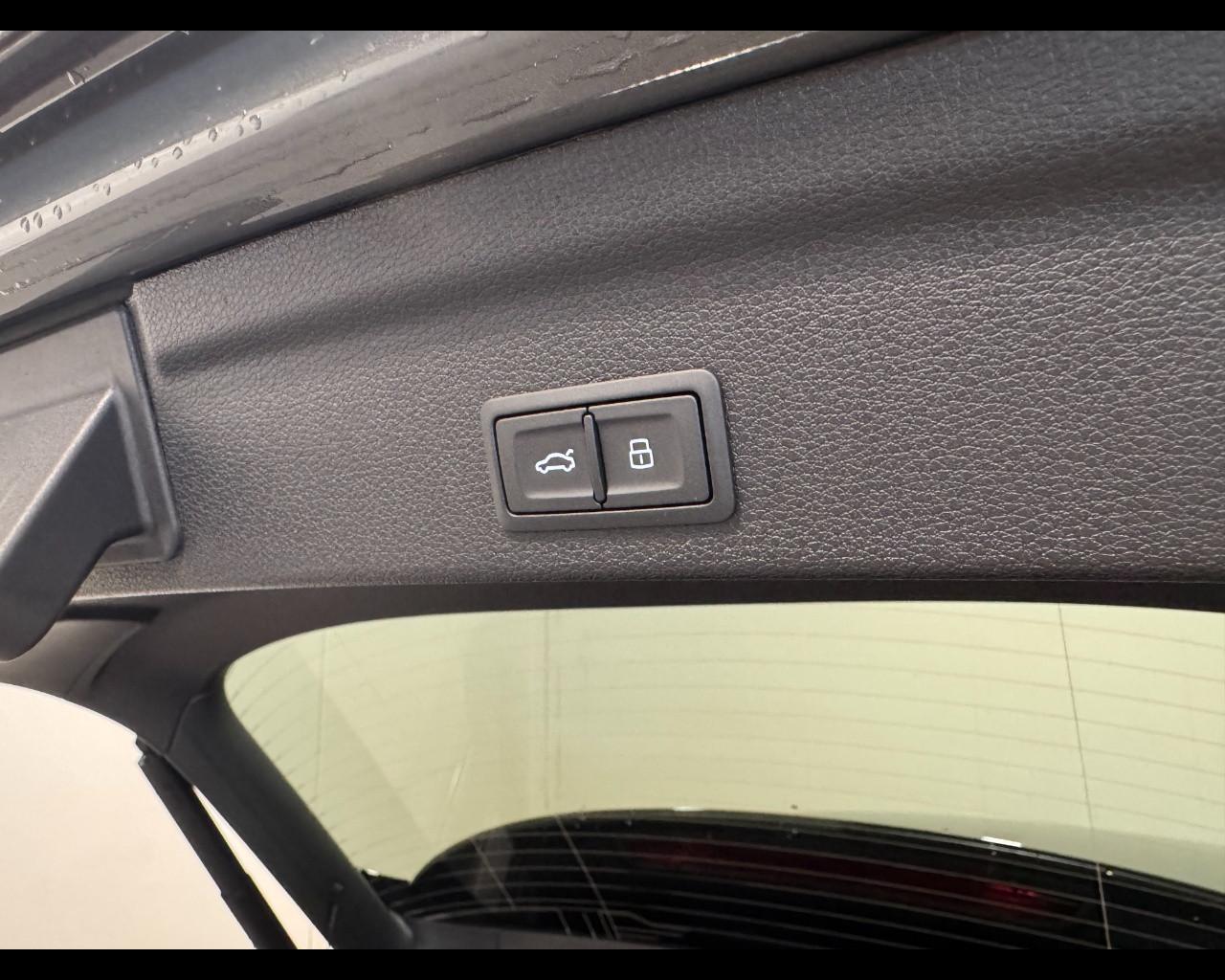 AUDI Q3 SPORTBACK 35 TFSI S-TRONIC IDENTITY BLACK