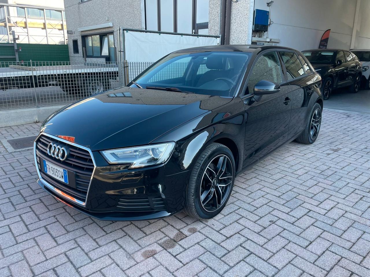 Audi A3 1.6 TDI 116 CV S tronic Sport ok neopatentati