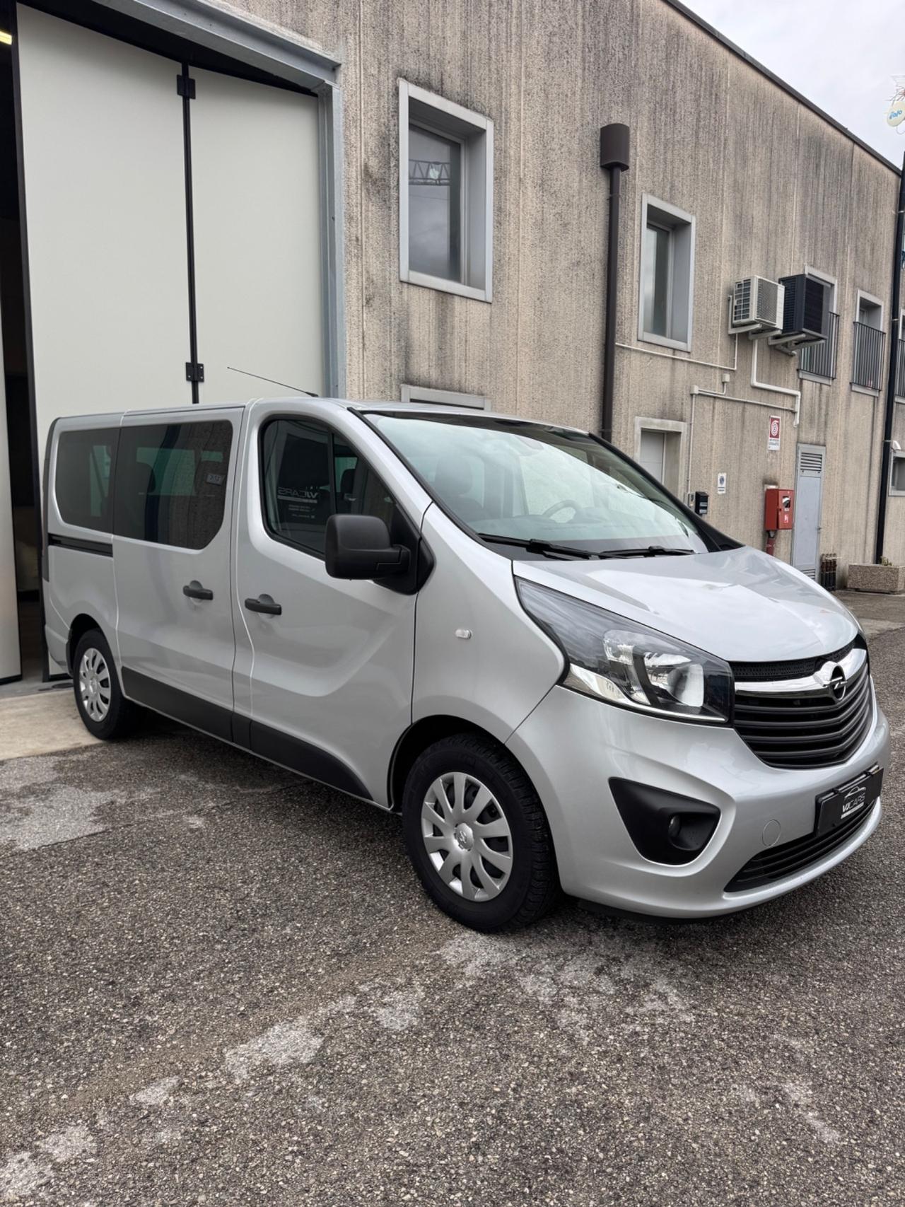 Opel Vivaro 9 posti