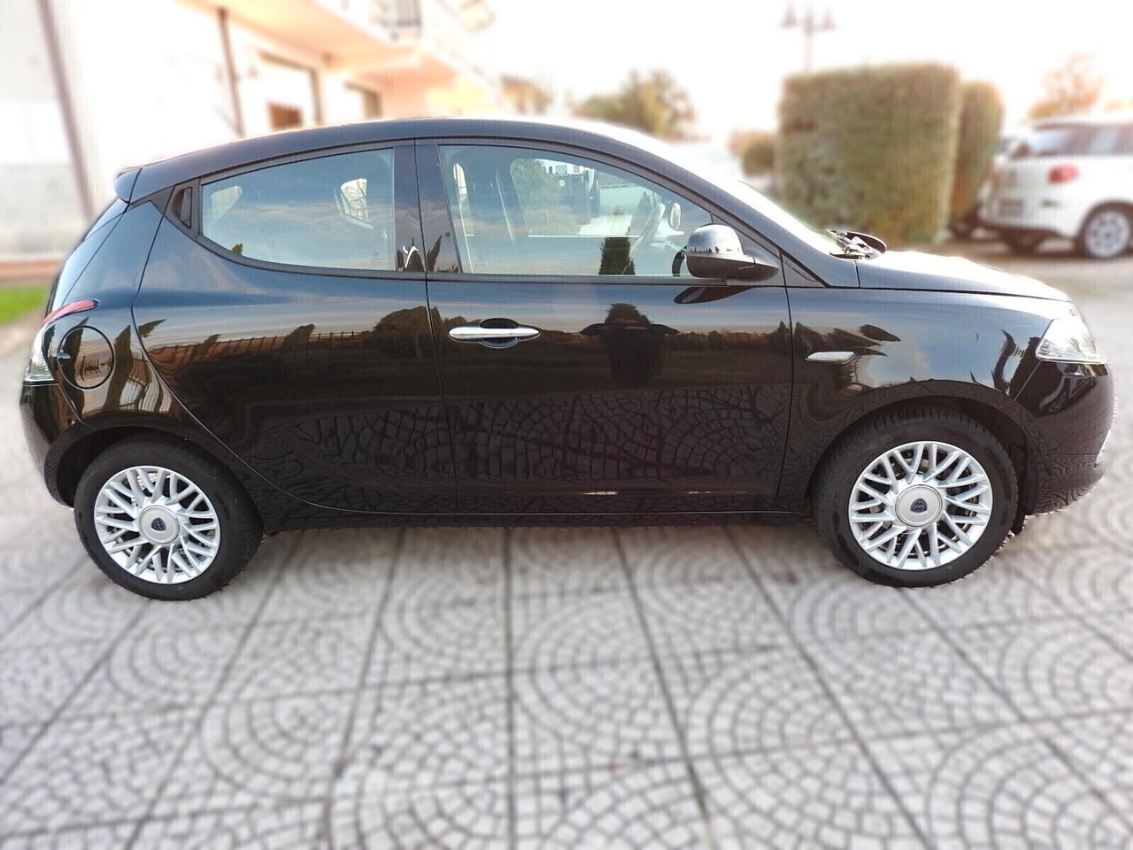 Lancia YPSILON Gold NEOP.