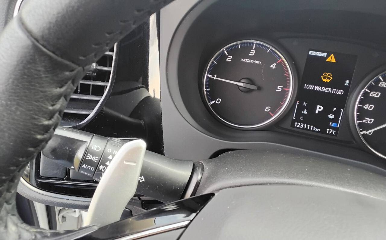 Mitsubishi Outlander 2.2 DI-D 4WD Instyle Plus SDA 7 posti