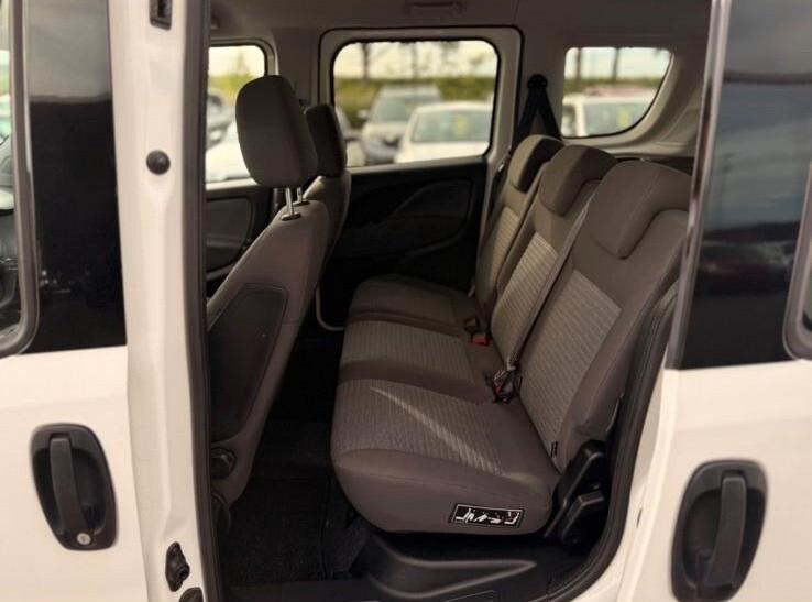 Fiat Doblò 1.4 T-Jet 16V Lounge AUTOVETTURA