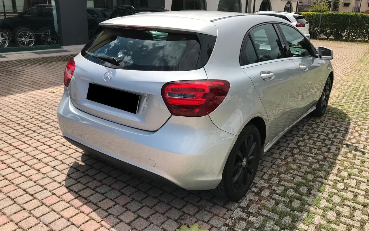 Mercedes-Benz A 160 d Sport aut. my16 retrocamera navi