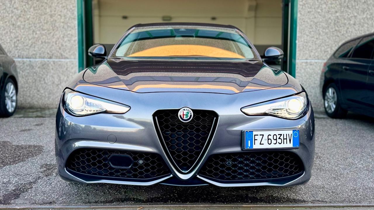 Alfa Romeo Giulia 2.2 Turbodiesel 190 CV AT8 B-Tech PELLE BICOLOR