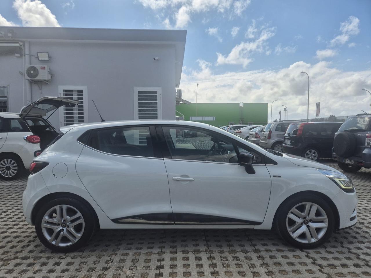 Renault Clio dCi 8V 90 CV 5 porte Moschino Zen