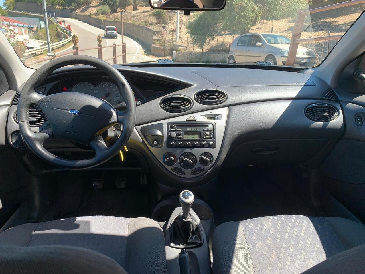 Ford Focus 1.8i 16V cat 5p.