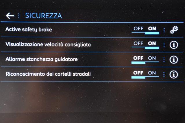 PEUGEOT 3008 BlueHDi 130 S&S EAT8 Allure **SOLO 3000KM!!!**