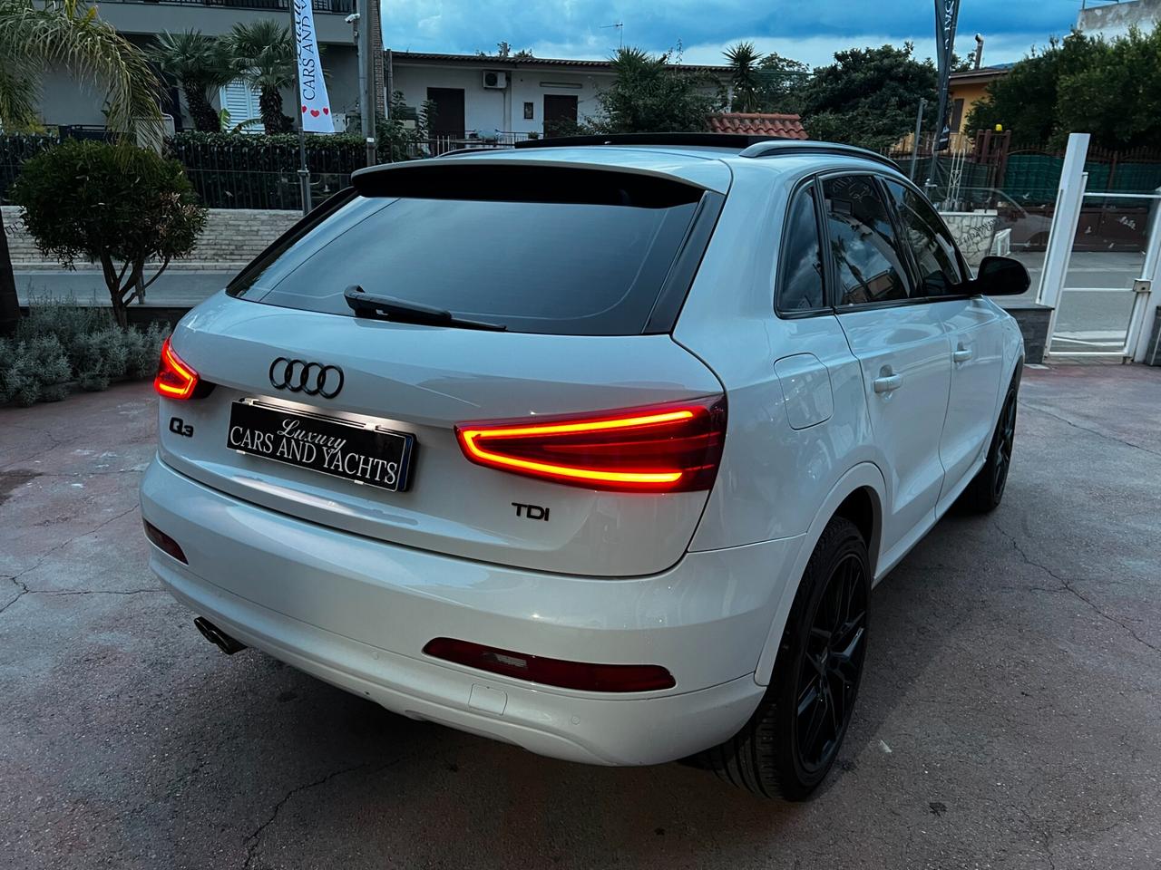 Audi Q3 2.0 TDI 140 CV -2012-TETTO