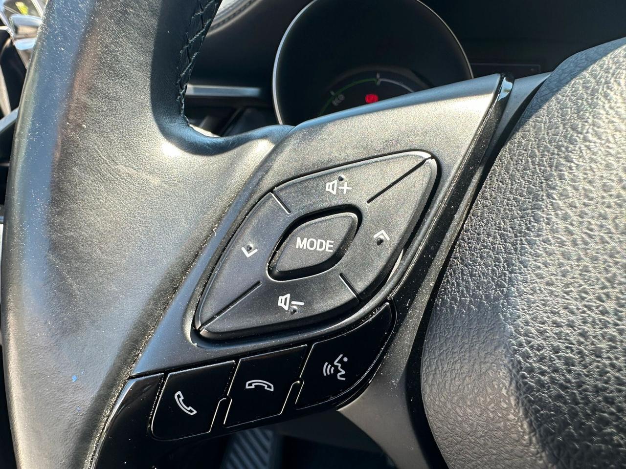 Toyota C-HR 1.8 Hybrid E-CVT Active