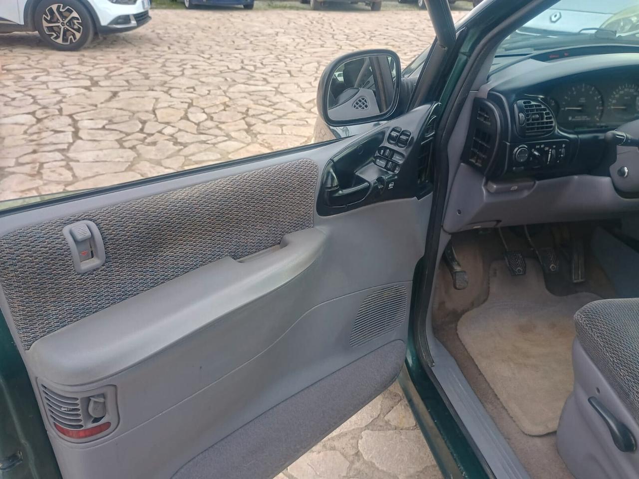 Chrysler Voyager 2.4 16V LE