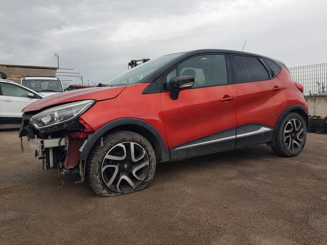 RENAULT CAPTUR 2015 1.5 DIESEL 90 CV *AIRBAG OK