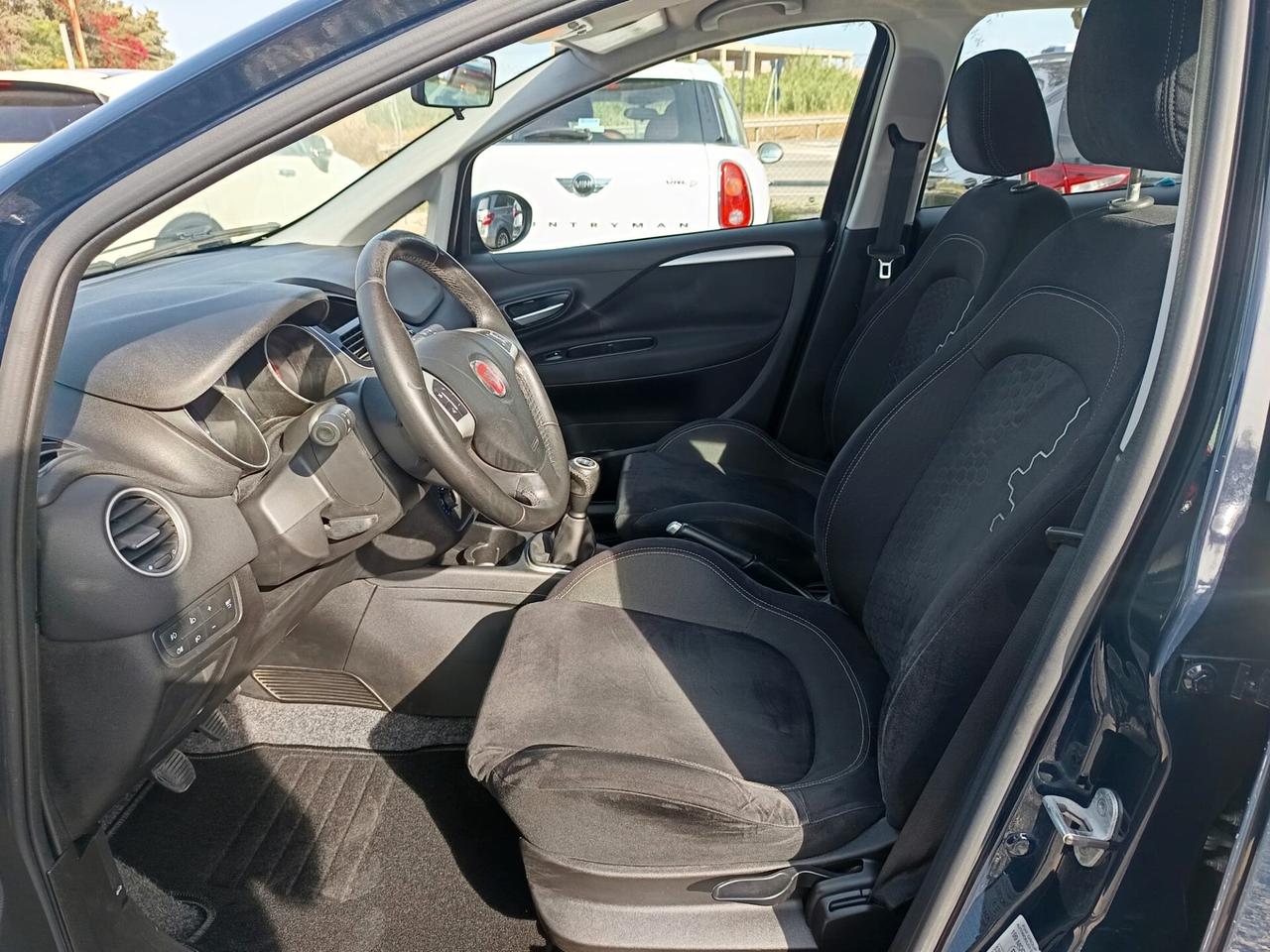 Fiat Punto 2015 - 1.3 MJT II OK NEOP. LB AUTOMOBILI