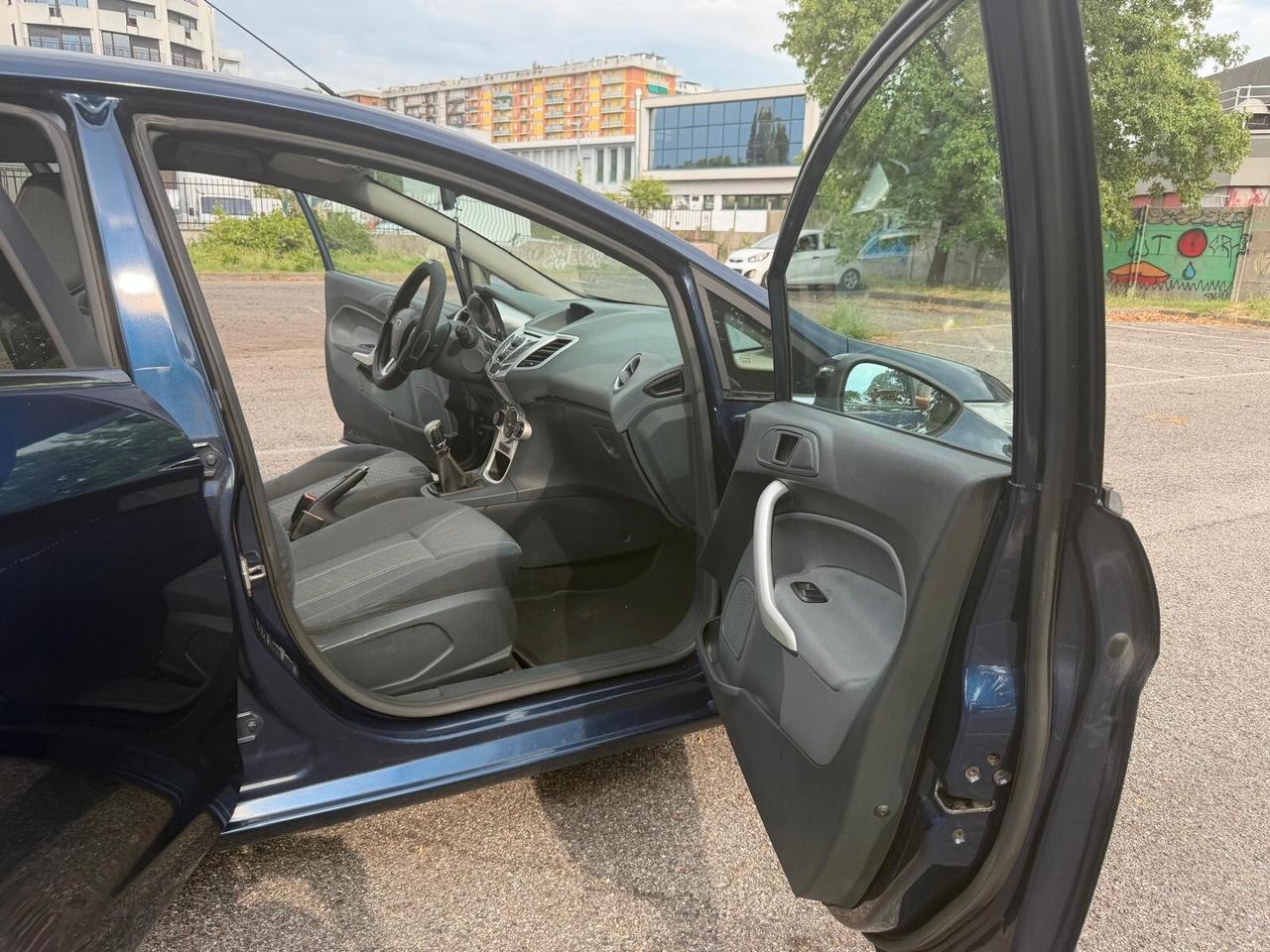Ford Fiesta 1.4 TDCi 70CV 5 porte Titanium