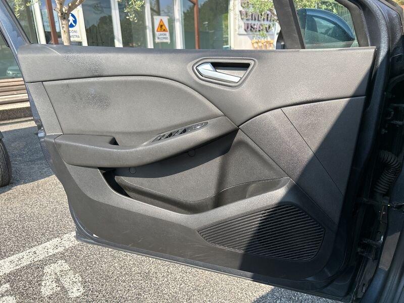 Renault Clio V 2019 1.0 tce Intens 90cv my21