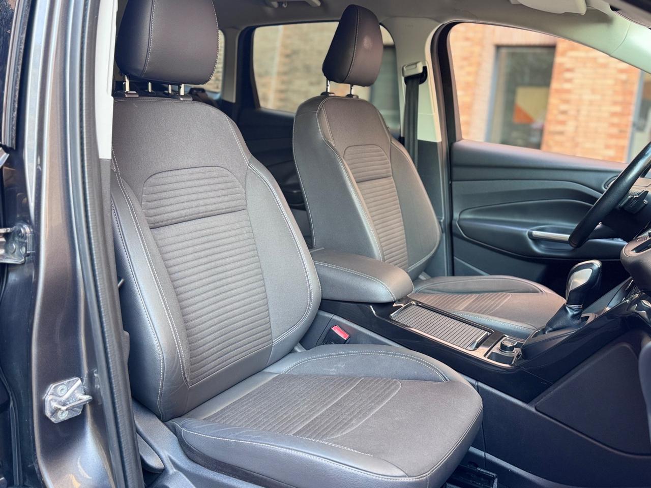 Ford Kuga 1.5 TDCI 120 CV S&S 2WD ST-Line