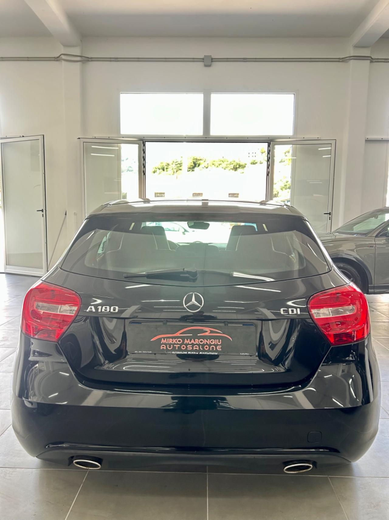 Mercedes classe A 180 d Sport DARK NIGHT finanziabile