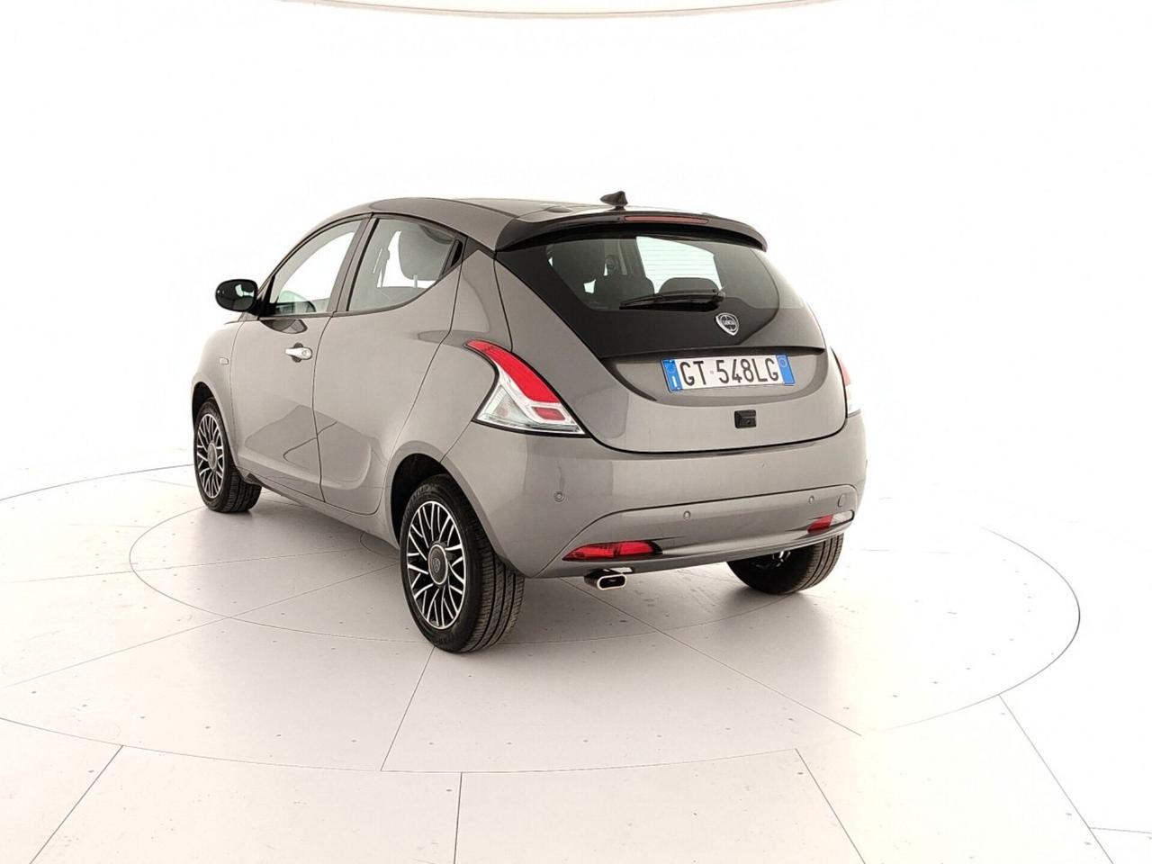 Lancia Ypsilon 1.0 FireFly 5 porte S&S Hybrid Platino