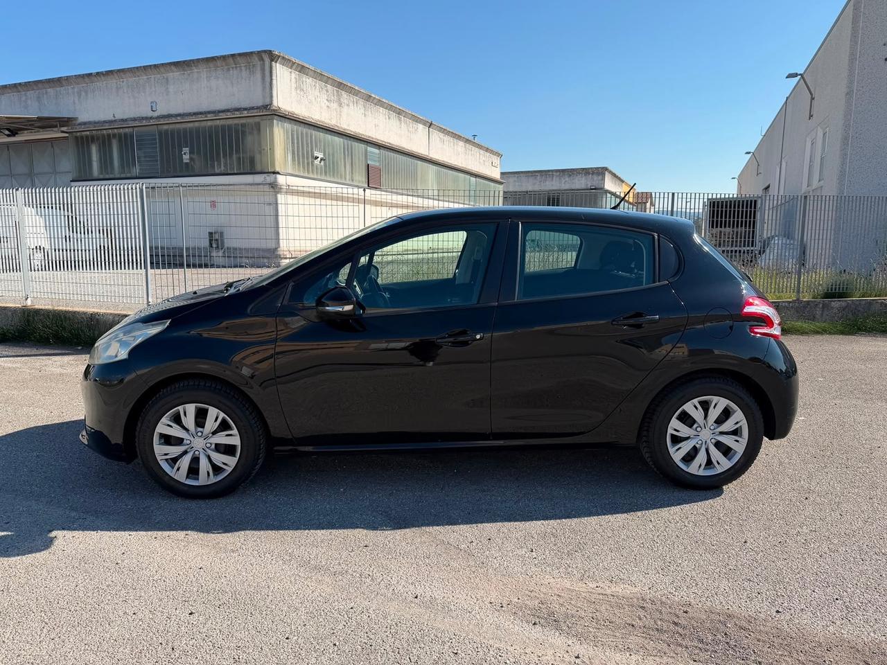Peugeot 208 150000 KM GARANZIA 12 MESI