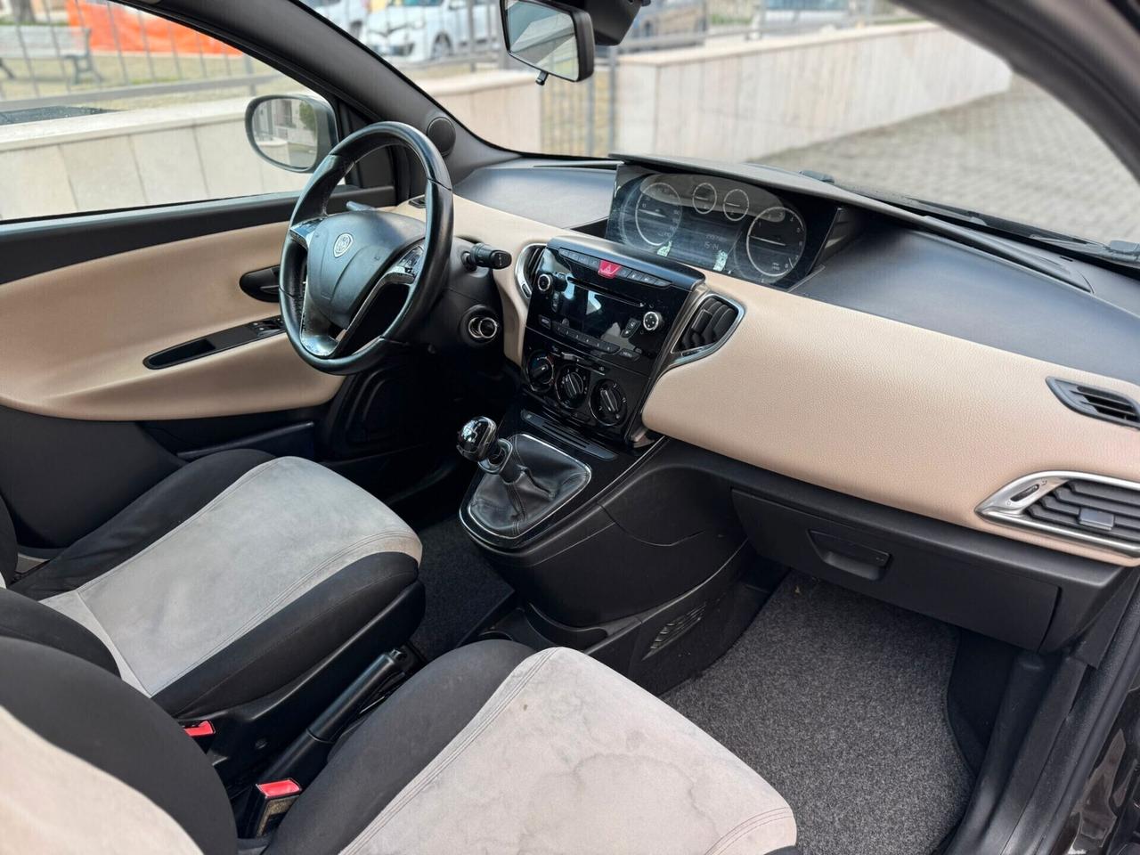 Lancia Ypsilon 1.2 69 CV 5 porte GPL Ecochic Gold