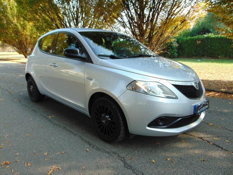 LANCIA Ypsilon 3ª serie Ypsilon 1.2 69 CV 5 po...