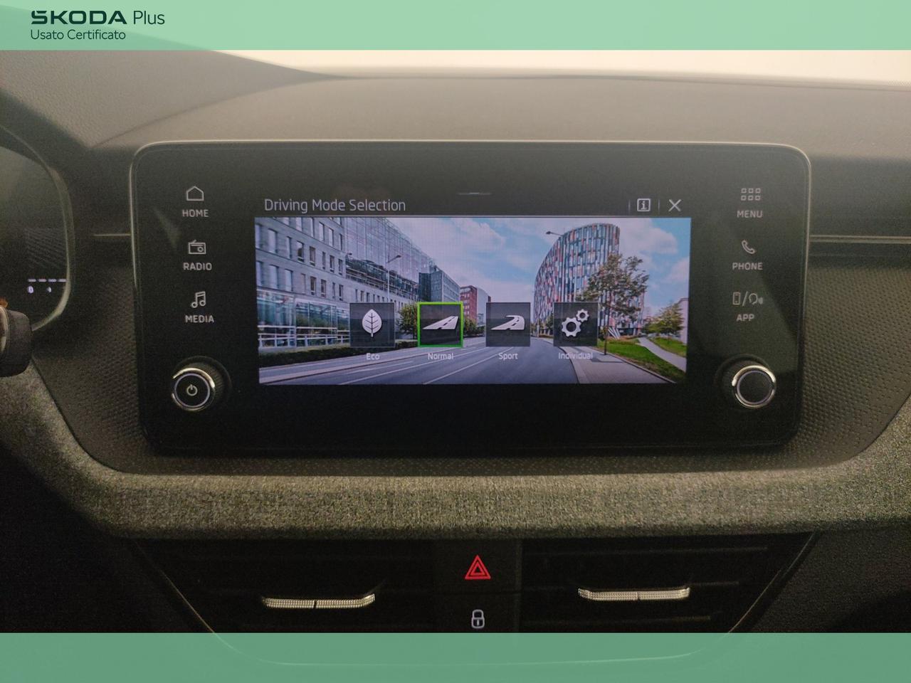 1.0 TSI Black Dots 115 CV