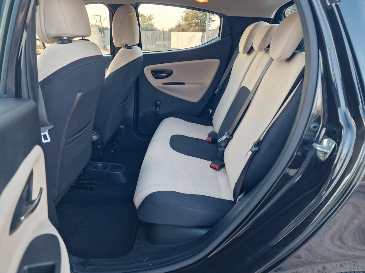 Lancia Ypsilon 1.2 69 CV 5 porte Platinum