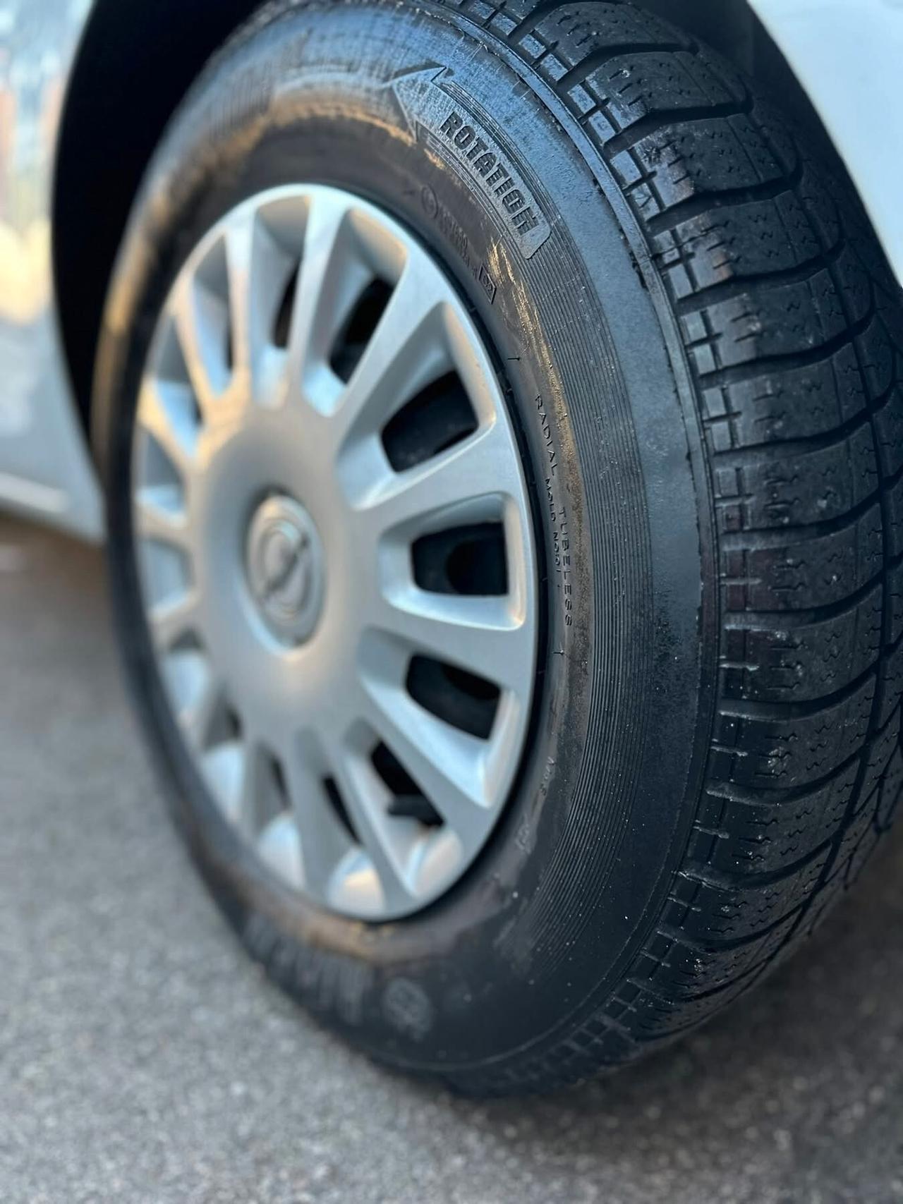 Opel Corsa 1.2 5 porte Edition NEOPATENTATI