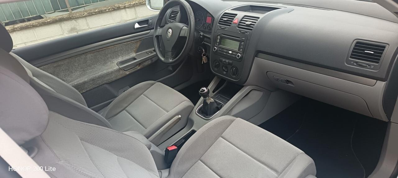 Volkswagen Golf 1.6 16V FSI 3p. Sportline