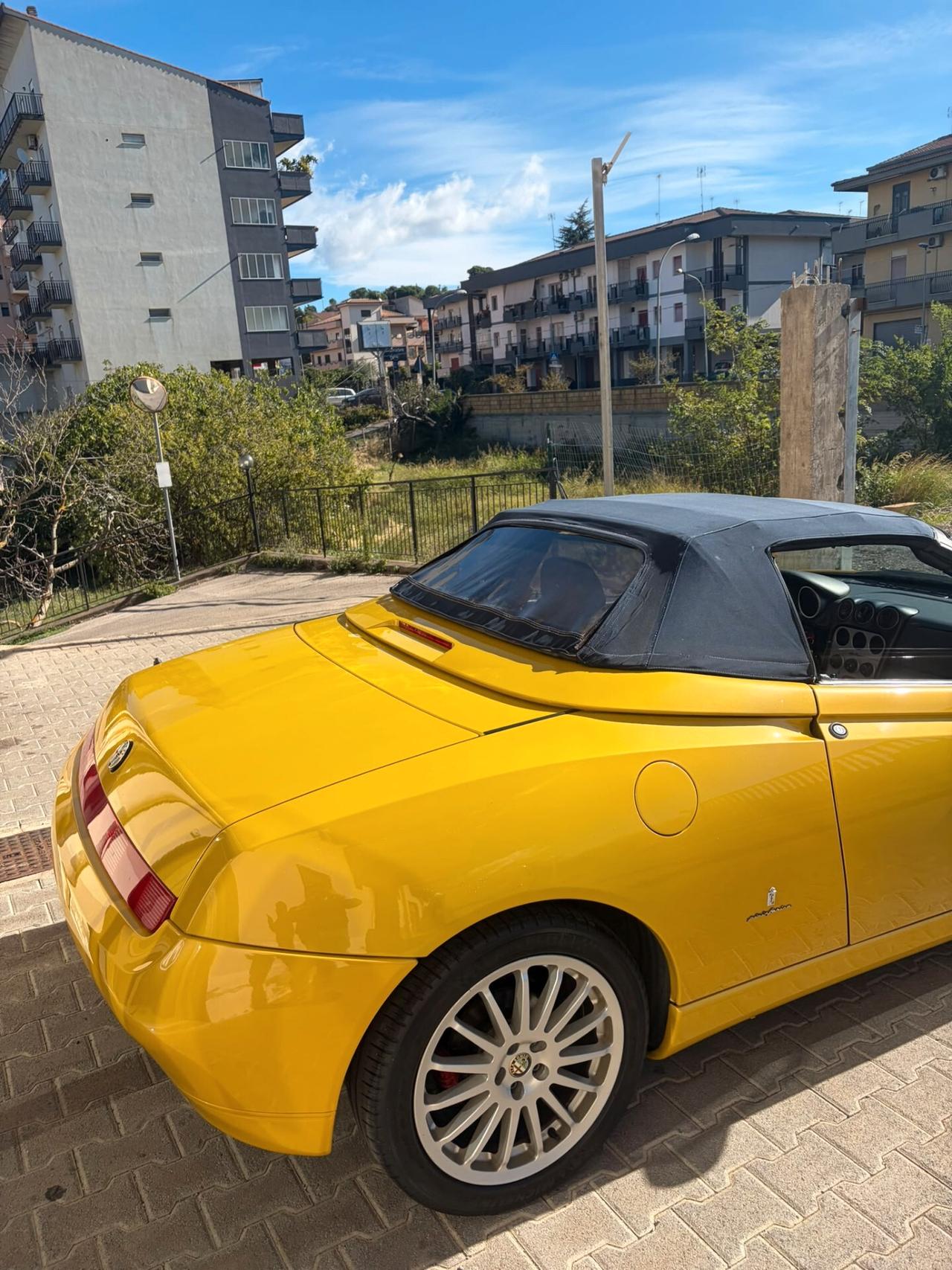 Alfa Romeo GTV Spider 2.0i 16V Twin Spark GIALLO ZOE