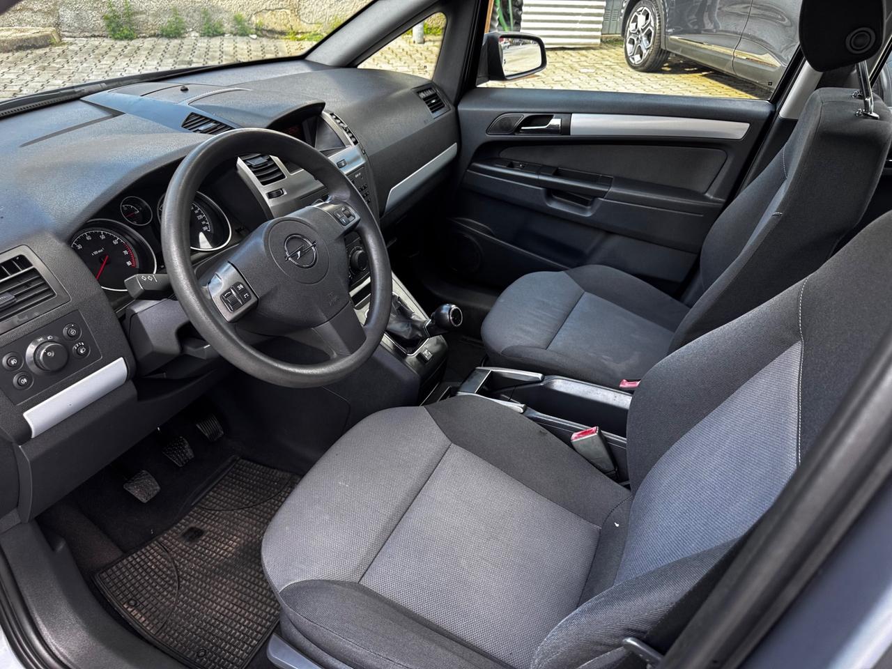 Opel Zafira 1.6 16V GPL gancio traino 7 posti