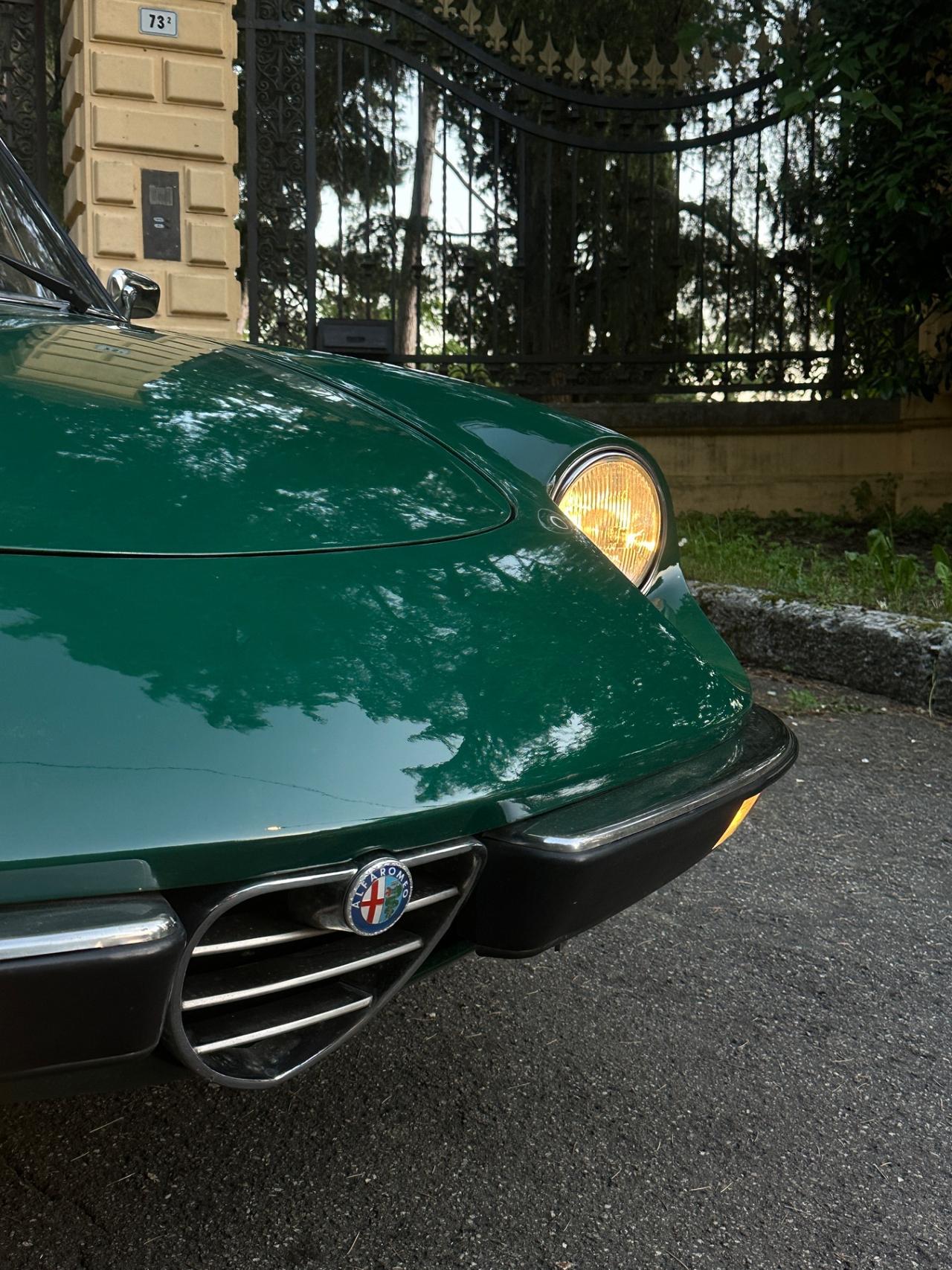 Alfa Romeo Spider 1600 Junior (Coda Tronca) Verde Pino Service Book Matching Specification