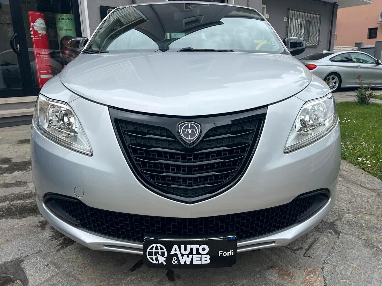 LANCIA YPSILON 1.2 69cv 5p SILVER UNICO PROP.