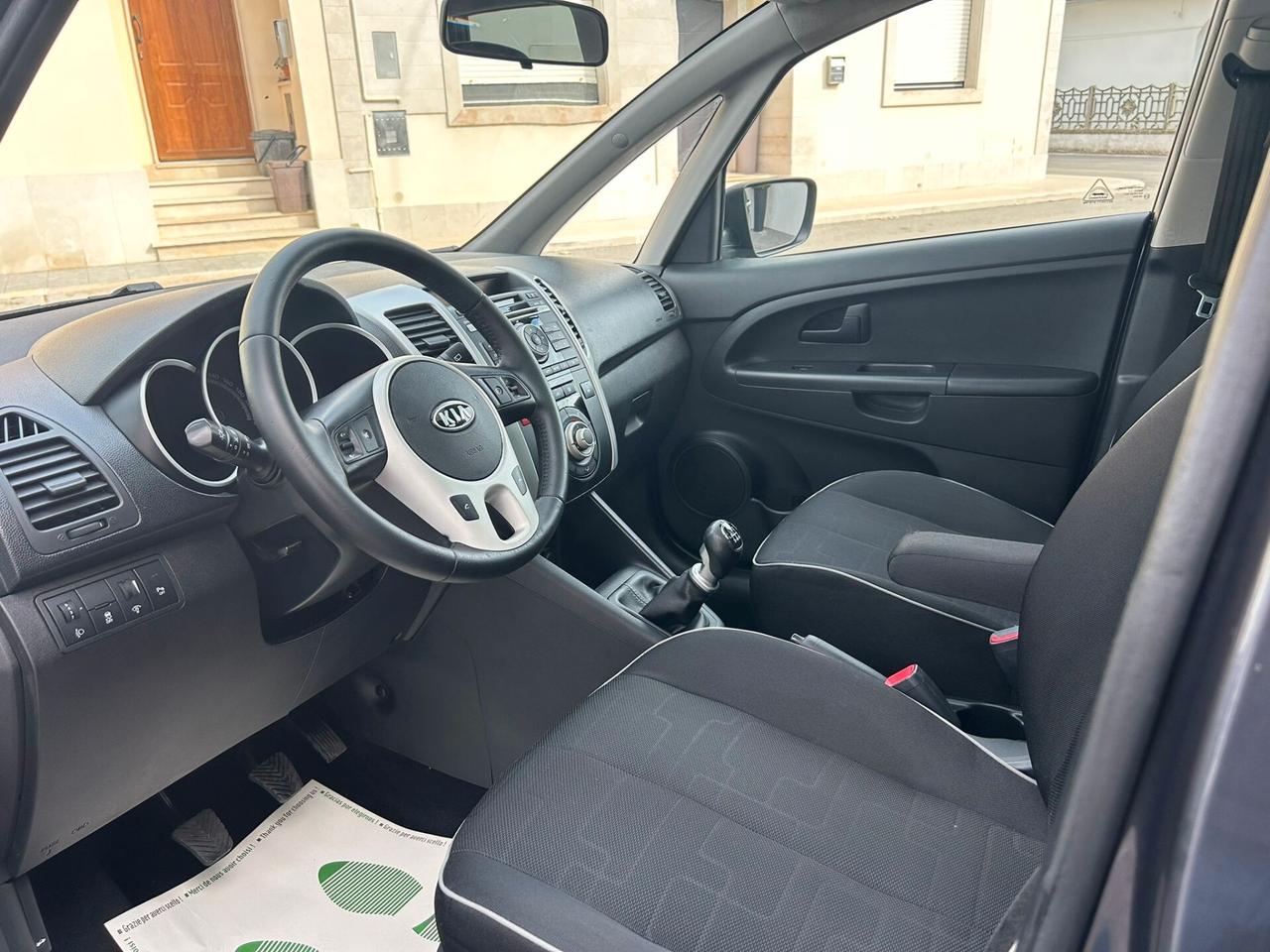 Kia Venga 1.4 CRDi 90Cv COOL TETTO Km111.000-2012