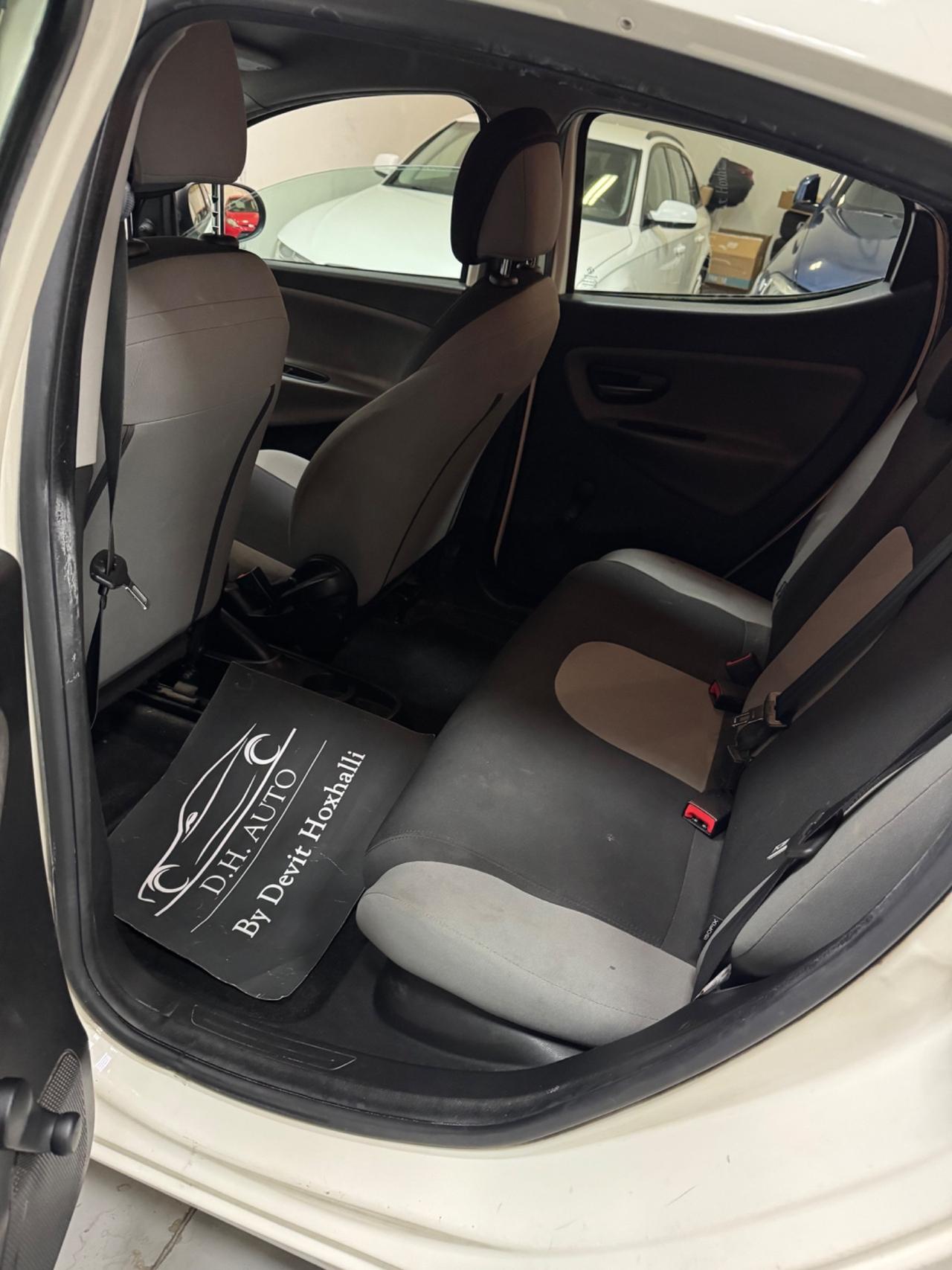 Lancia Ypsilon 1.2 69 CV 5 porte GPL Ecochic Platinum