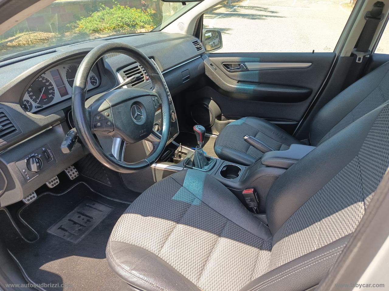 MERCEDES-BENZ B 200 CDI Premium