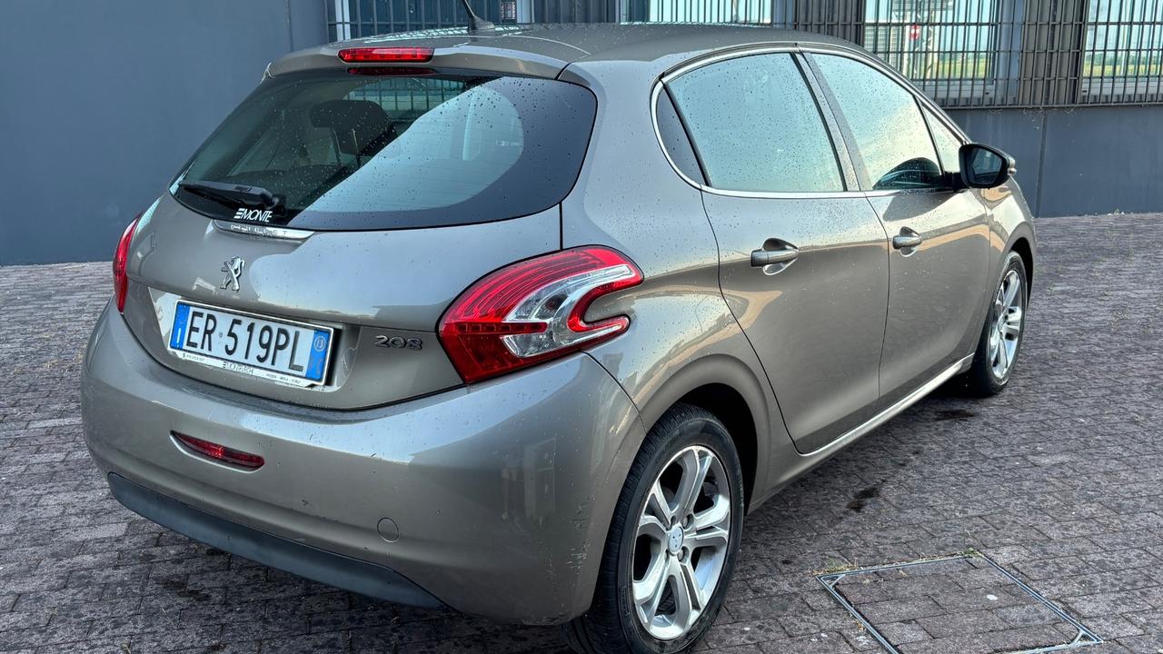 Peugeot 208 PureTech 82 3 porte Allure