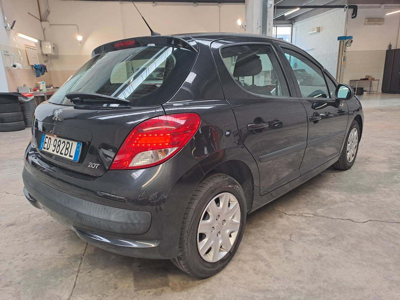 PEUGEOT 207 1.4 BENZINA *OK NEOPATENTATI*