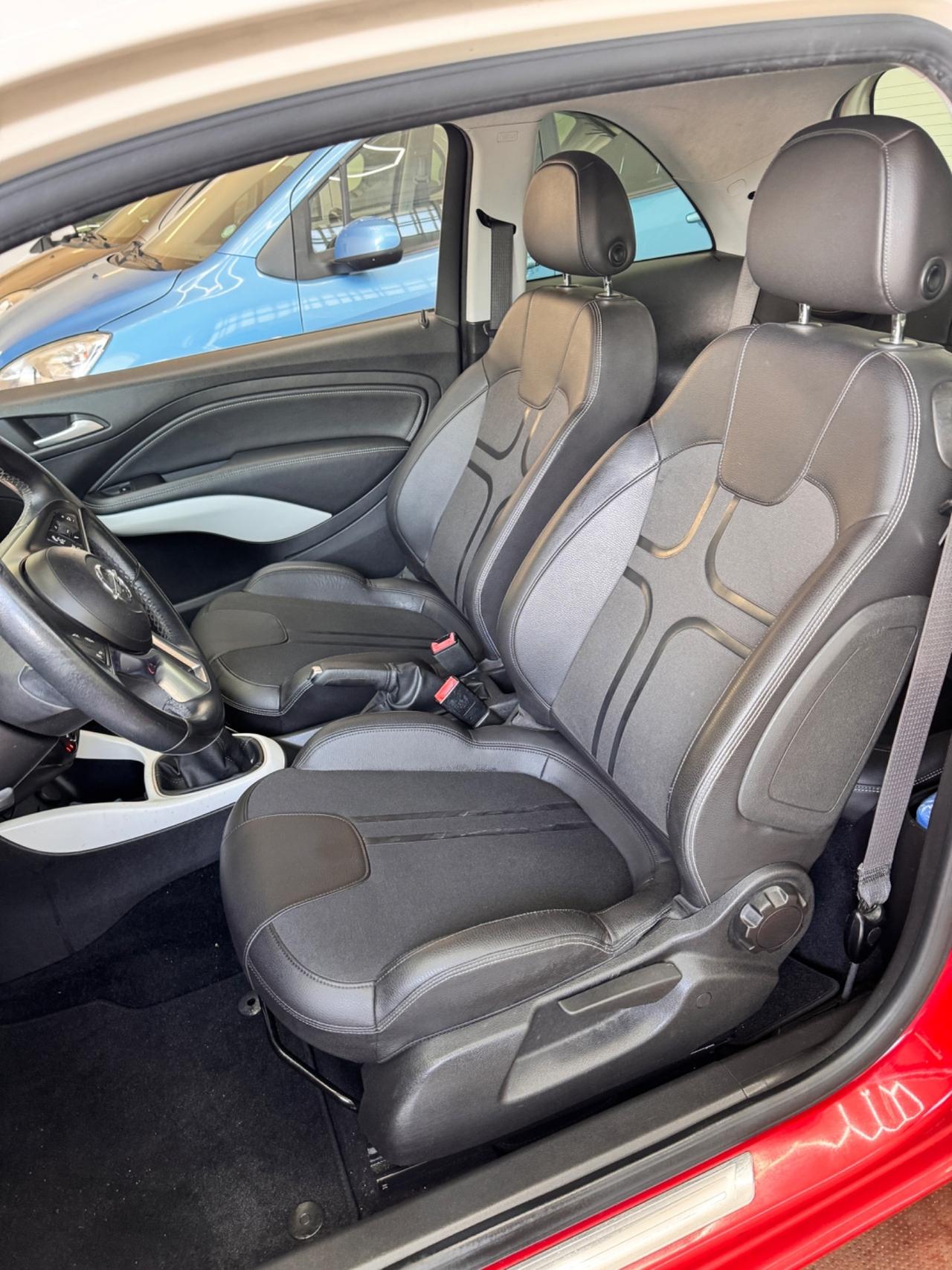 Opel Adam 1.4 87 CV GPL Tech White/Black Link