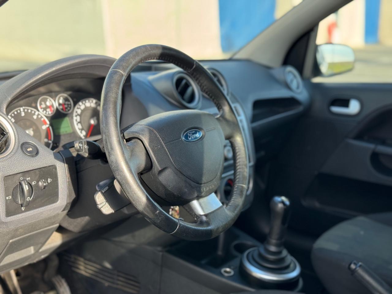FORD FIESTA 1.4 TDCI 5.P AUTOMATICA GARANZIA 12 MESI