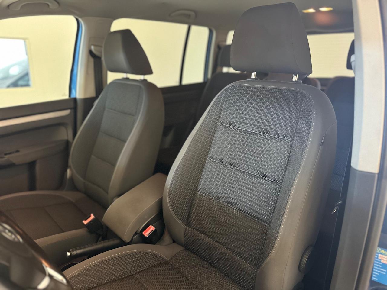 Volkswagen Touran Business 1.6 TDI DSG Comfortline