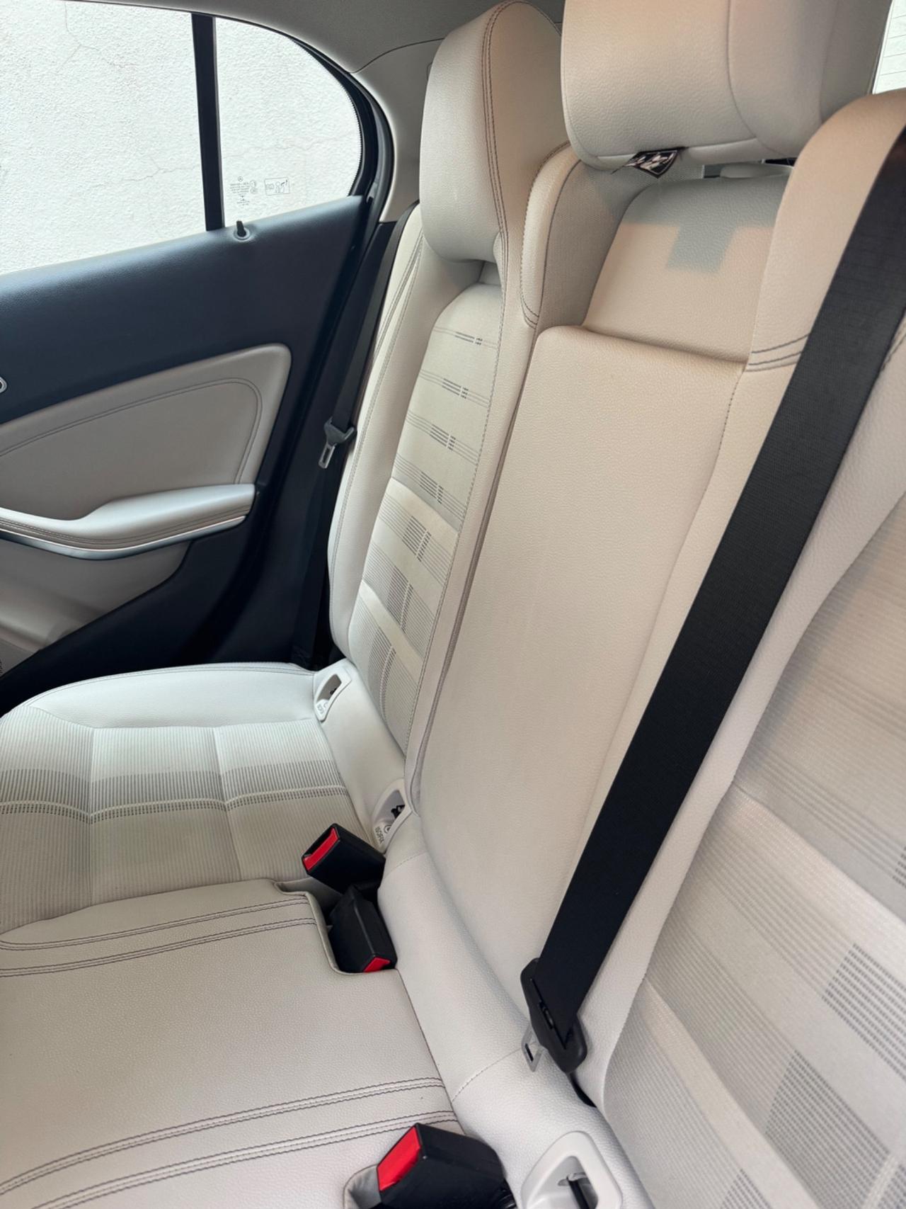 Mercedes-benz GLA 180 d Automatic Premium