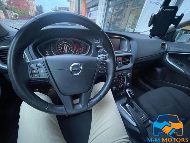 VOLVO V40 Kinetic con 12 mesi garanzia