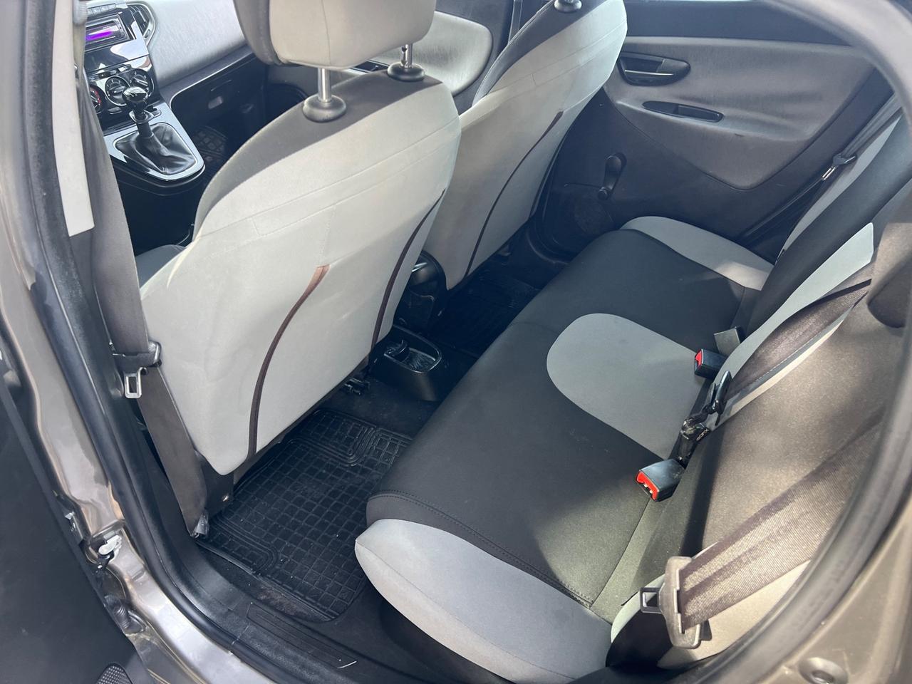 Lancia Ypsilon 1.2 69cv GPL Ecochic Platinum 2013