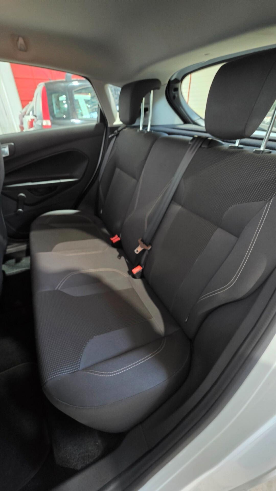Ford Fiesta 1.5 TDCi 75CV 5 porte Titanium