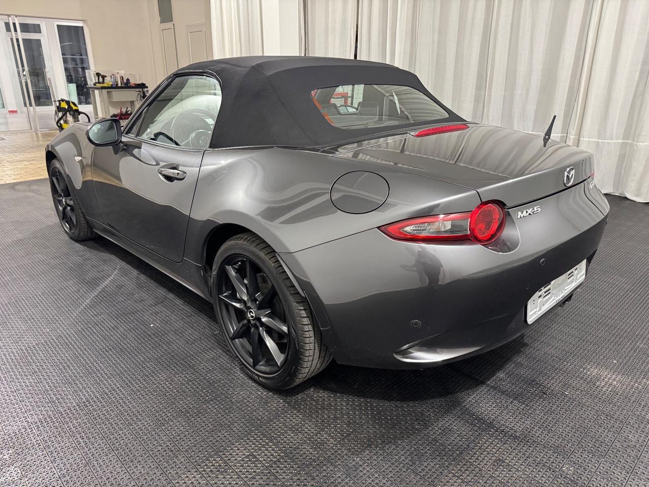Mazda MX-5 2.0L Skyactiv-G Sport RECARO!!