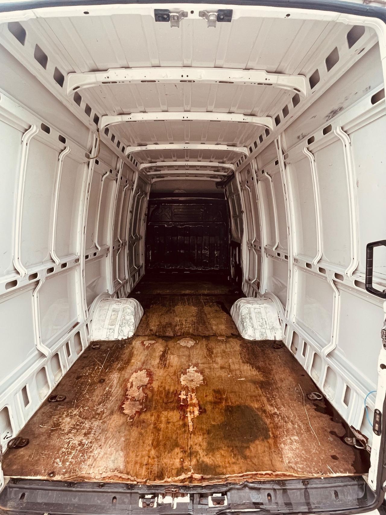 Iveco Daily Furgonato maxi E6