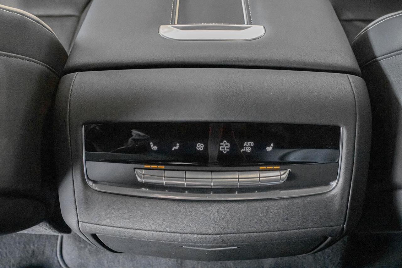 Cadillac Escalade ESV Sport